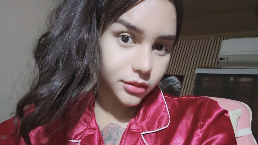 AlexaOsawa trans cam profile photo