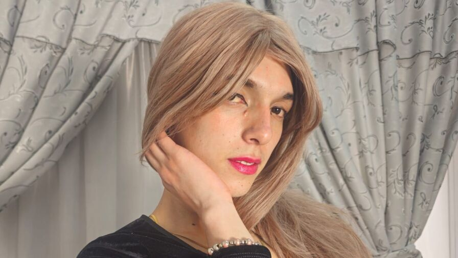 AllisonPearzon transgender webcam profile image