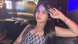 AngelCavendish trans cam chat model with brown eyes