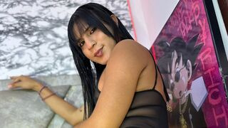 AntoMia trans cam chat model in a dancing room