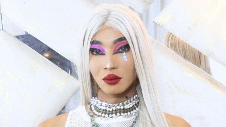 AriannaLizz live trans trans performer gallery image