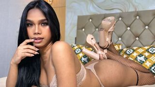 AthinaWilliams trans webcam model preview