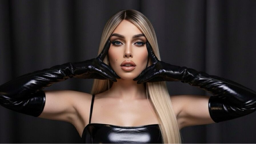 BellaJenns trans cam profile photo