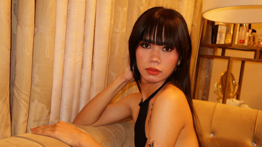 CassandraAndrean live trans cam model photo