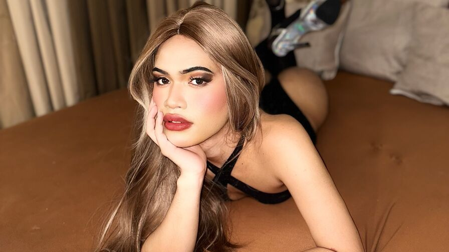 EfiphaniaRose trans cam profile image