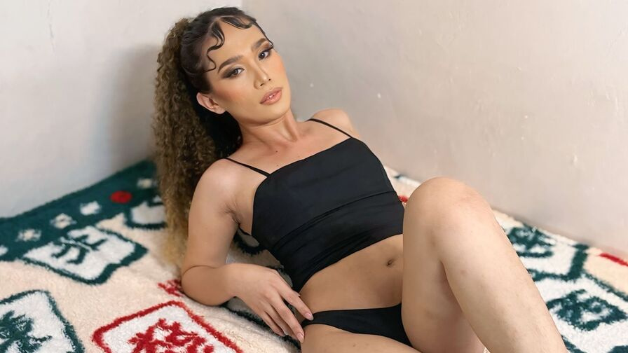 EllieWhitmore shemale cam profile preview