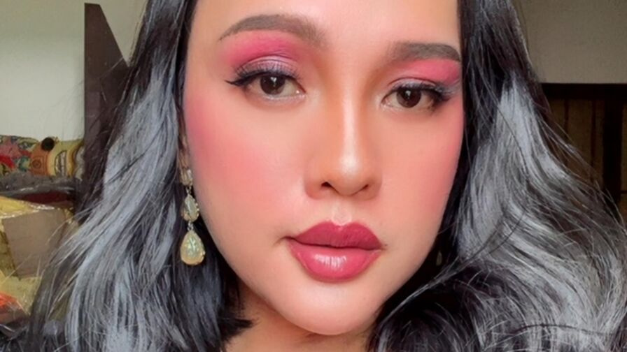 EvaPonda shemale cam profile preview