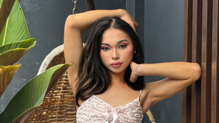FrancineCarolina trans webcam model preview