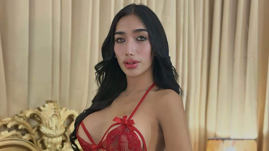GwenGivenchy transgender webcam profile image