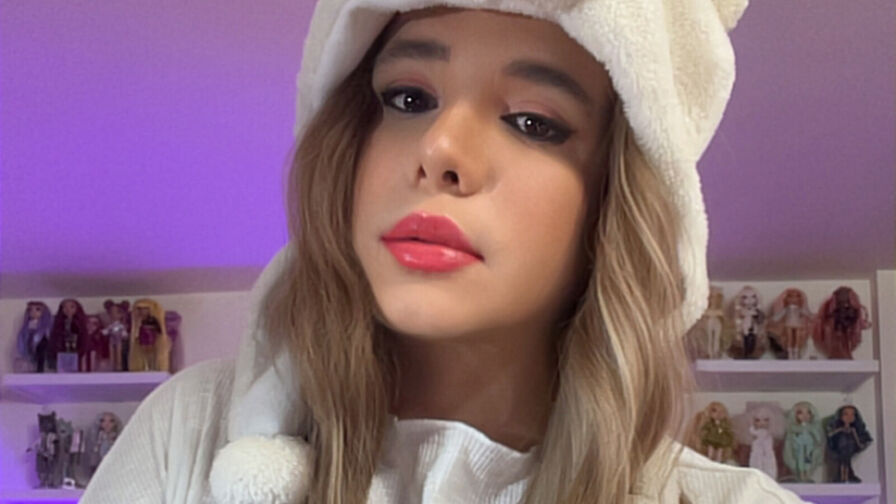 IsabelePalmer shemale cam profile preview