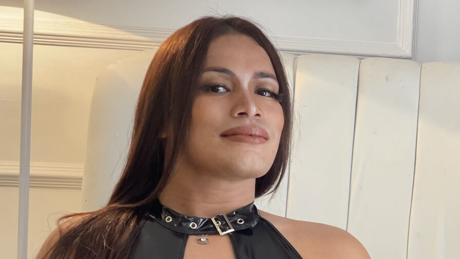IvannaHards transgender webcam profile image