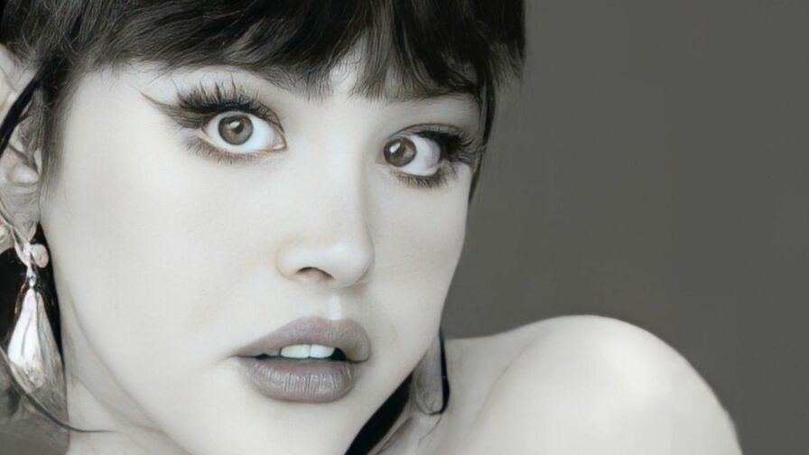 JuliaArchachie live trans cam model photo