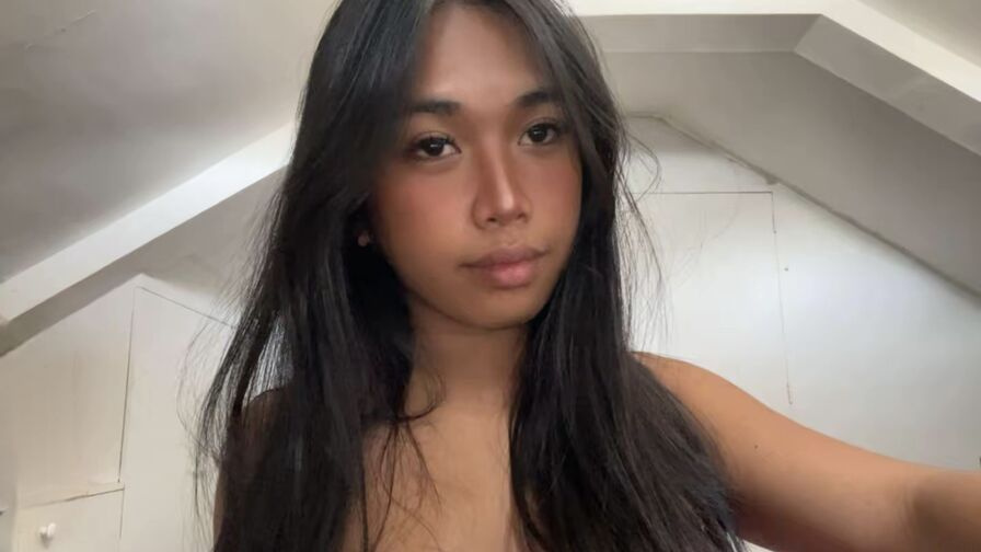 LilianKinlley transgender webcam profile image