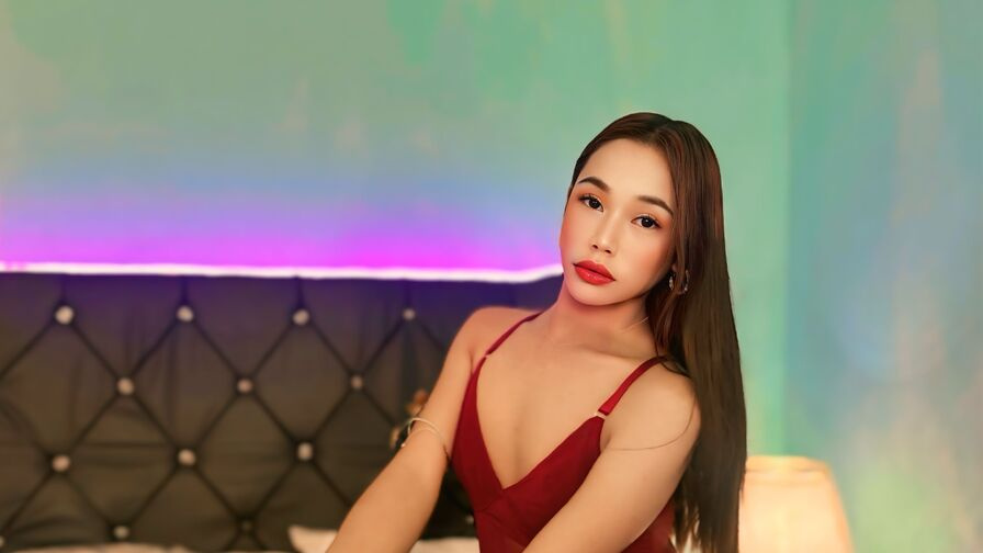 LilySummer transgender webcam profile image