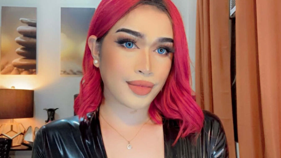 LolaDivah live trans trans performer gallery image