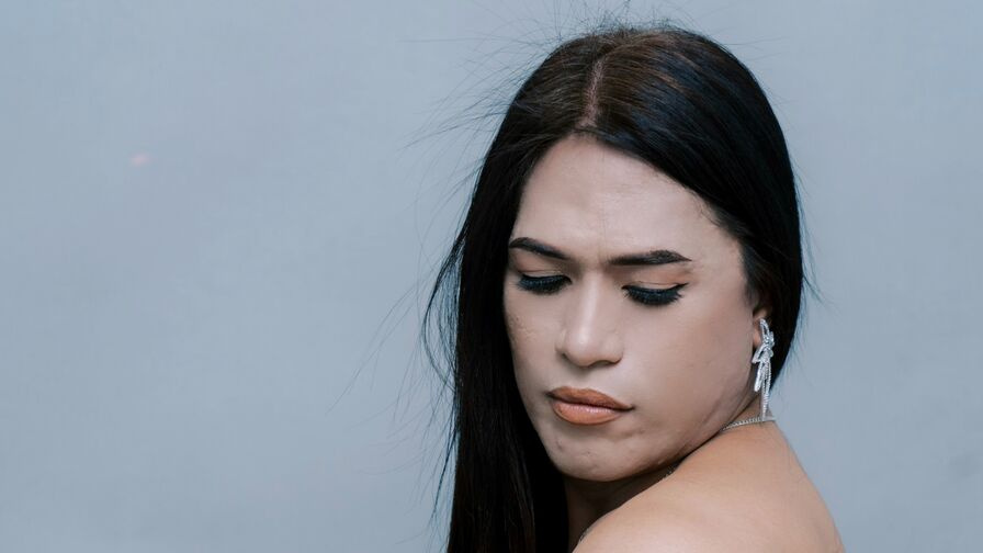 MadisonHail trans cam profile photo
