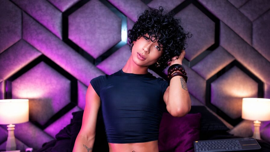 MilanDuvval trans webcam performer profile image