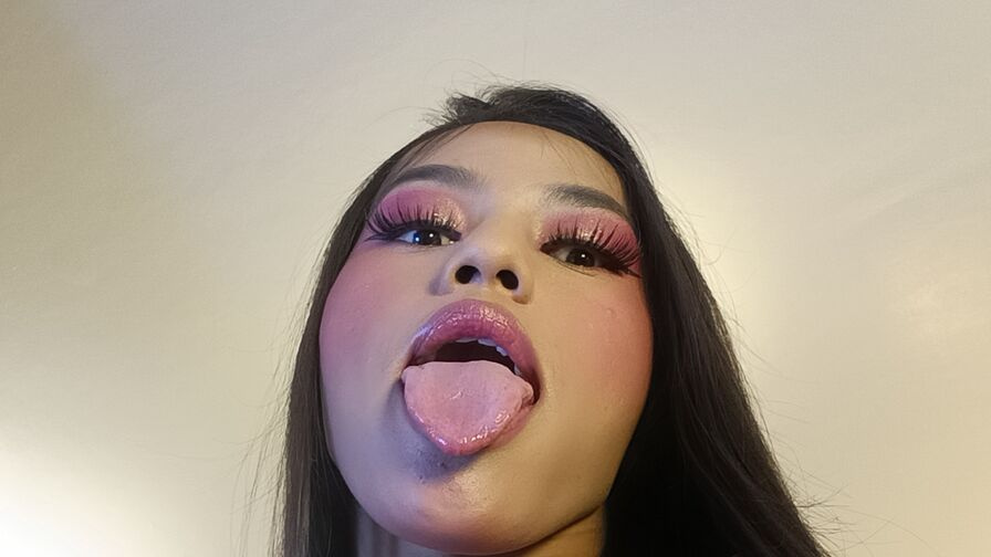 MirielleXianel trans cam profile photo