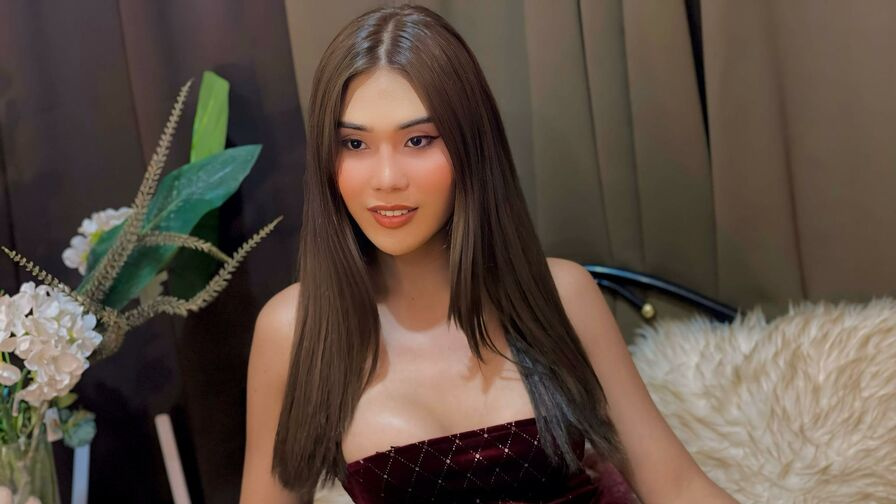 MiyaBear trans cam profile photo