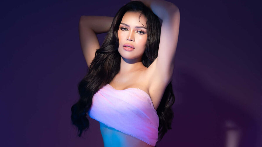 NikkieSison live trans cam model photo