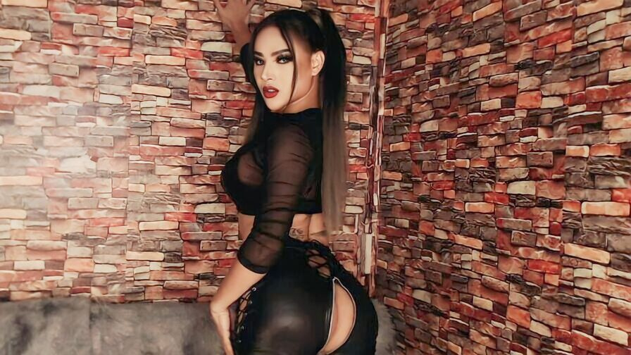 SaraDevough trans cam profile image