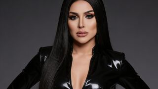 SelenaLynch live asian trans cams thumbnail with current room details