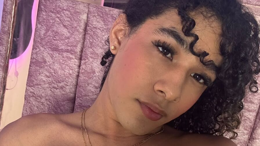 SkyeJhones trans cam profile photo