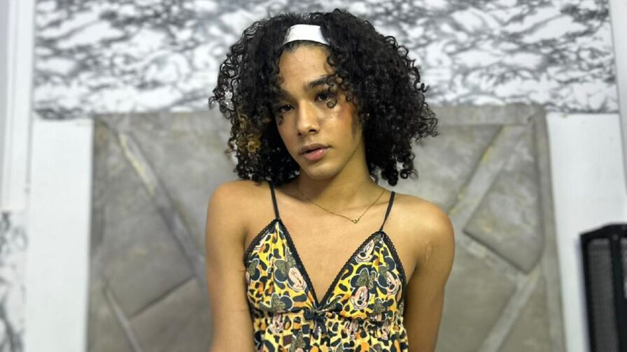 SkyeJhones live transgender webcam profile photo