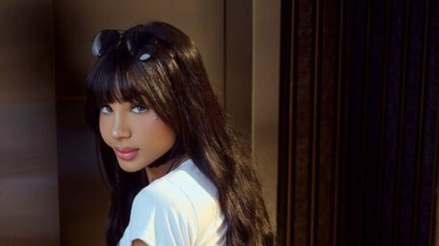 TaniaRoset transgender webcam profile image