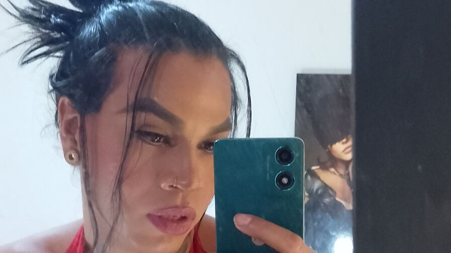 TaylorSanbrano trans cam profile photo