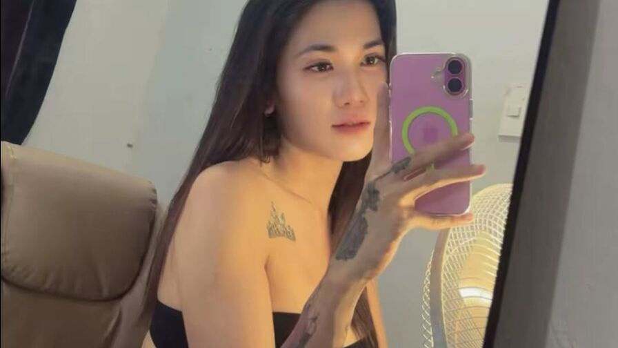 ThaniaStewart live trans cam model photo