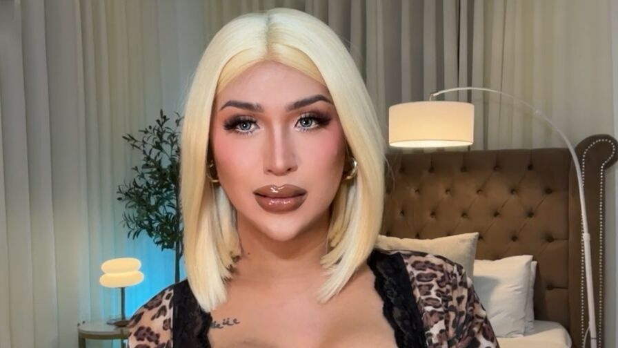 TyraWilson live trans trans performer gallery image