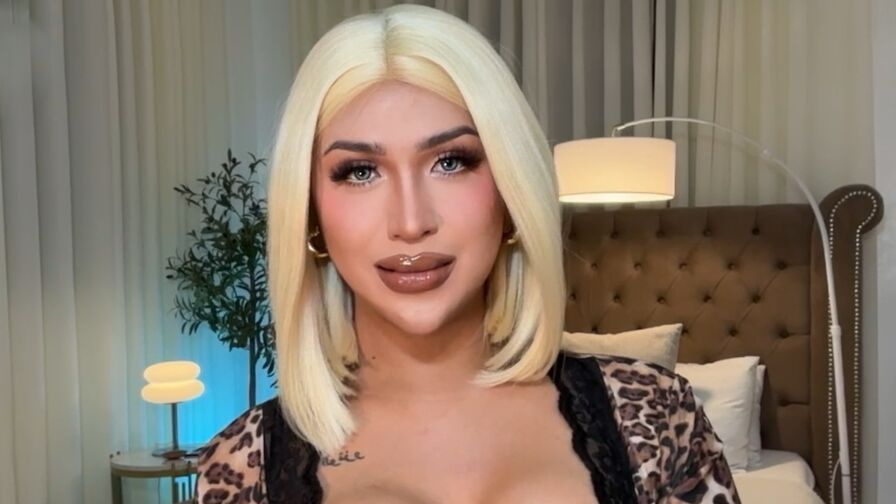 TyraWilson live transgender webcam profile photo
