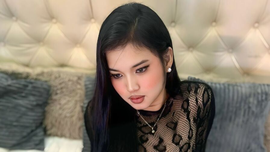 YllonaOganda live trans trans performer gallery image