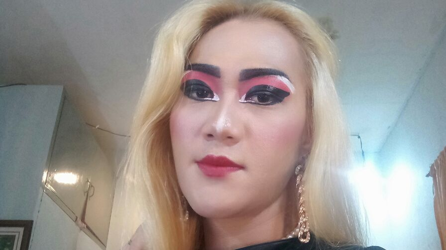 YukiraRobinson trans cam profile photo